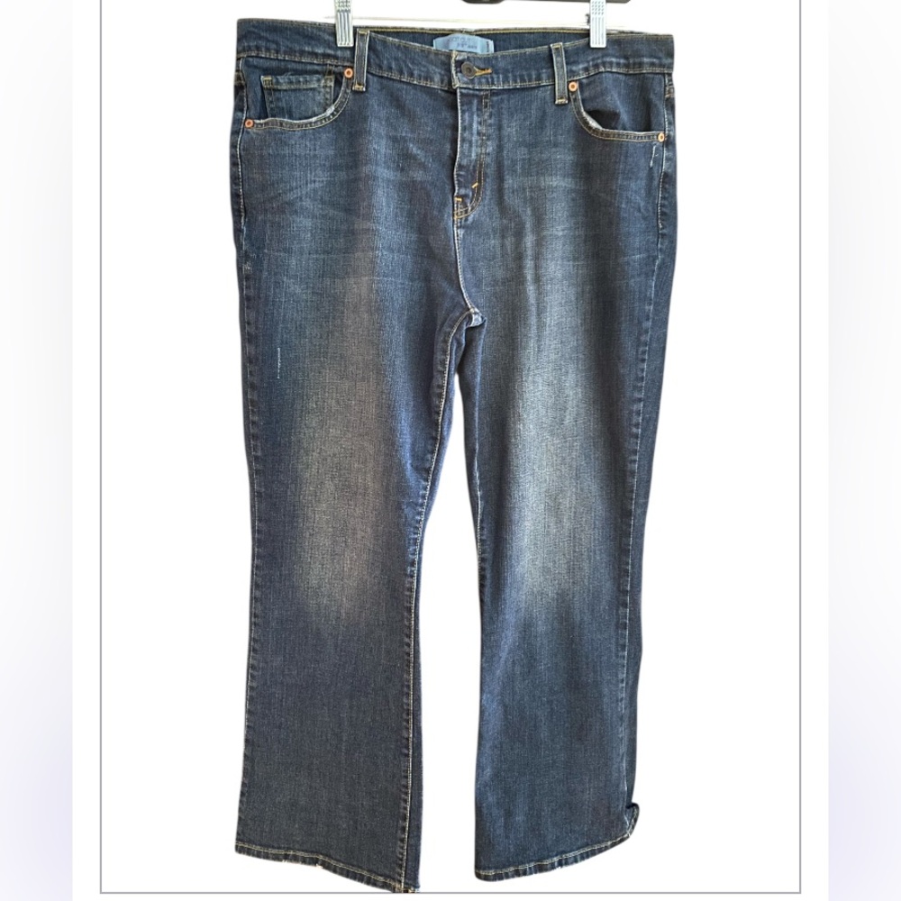 Levi's 515 boot cut women’s Dark Blue Denim Jeans size 16 short.
